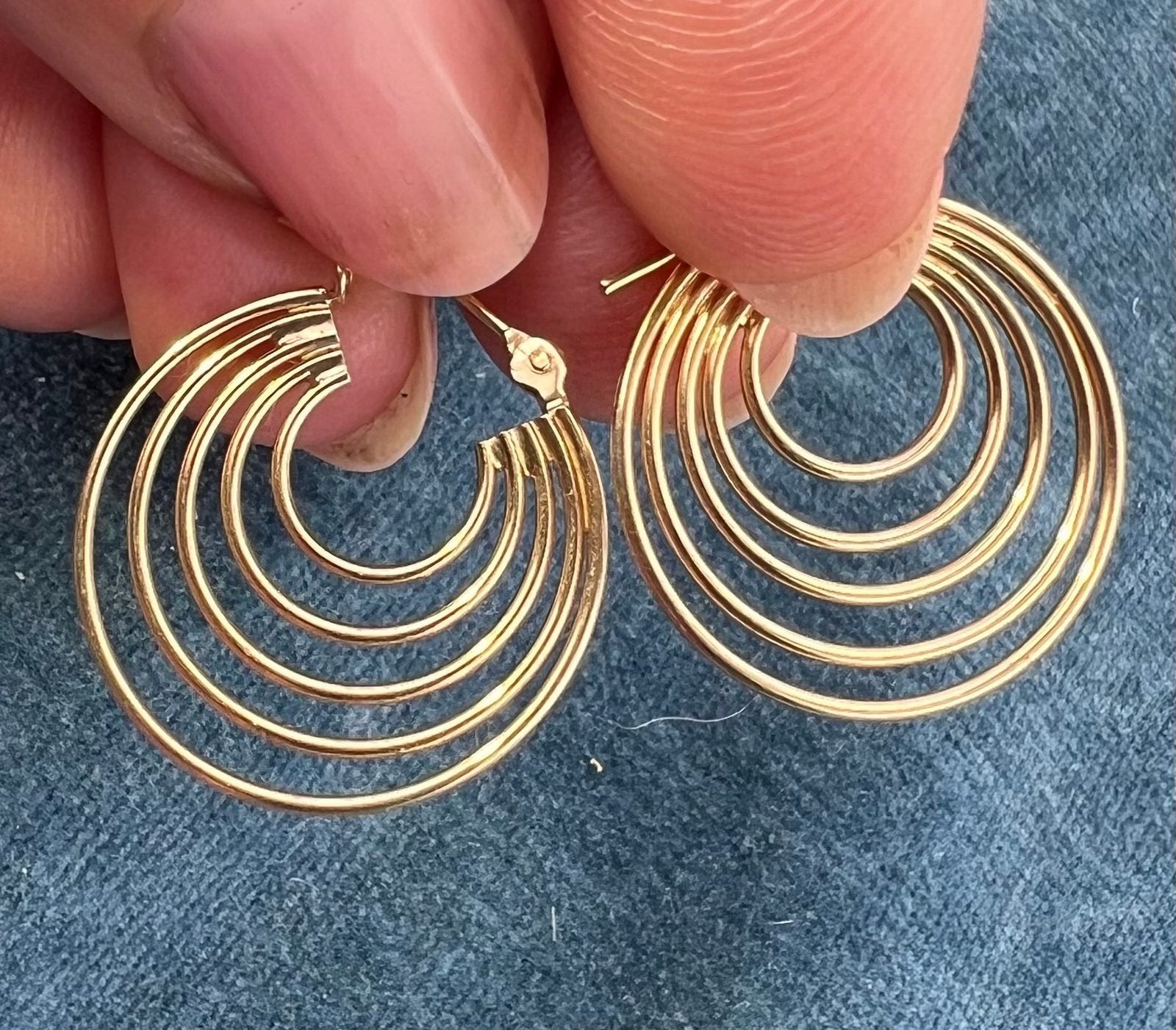 14k Yellow Gold 5 Nested Multi-Hoop Earrings. Geometric