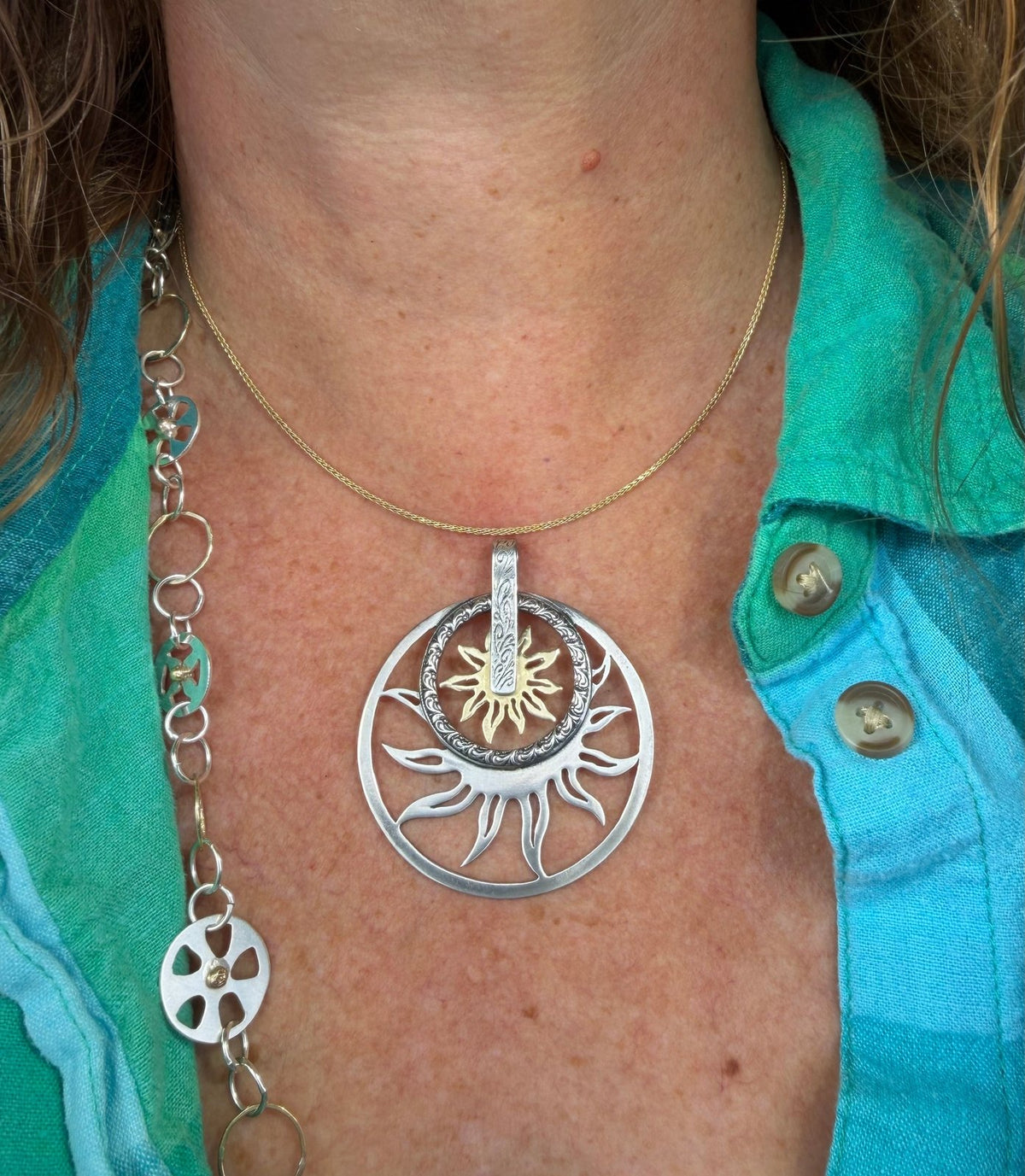 14k Yellow Gold & 925 Sunbursts Circle Pendant. 2" + 12g. Spins *Video*