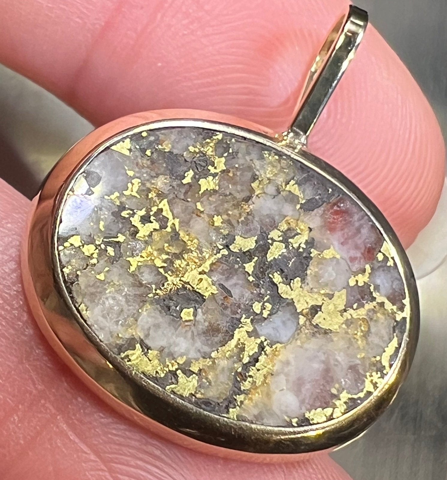 14k Yellow Gold ALASKAN Gold in Quartz Oval Disk Pendant. E-W