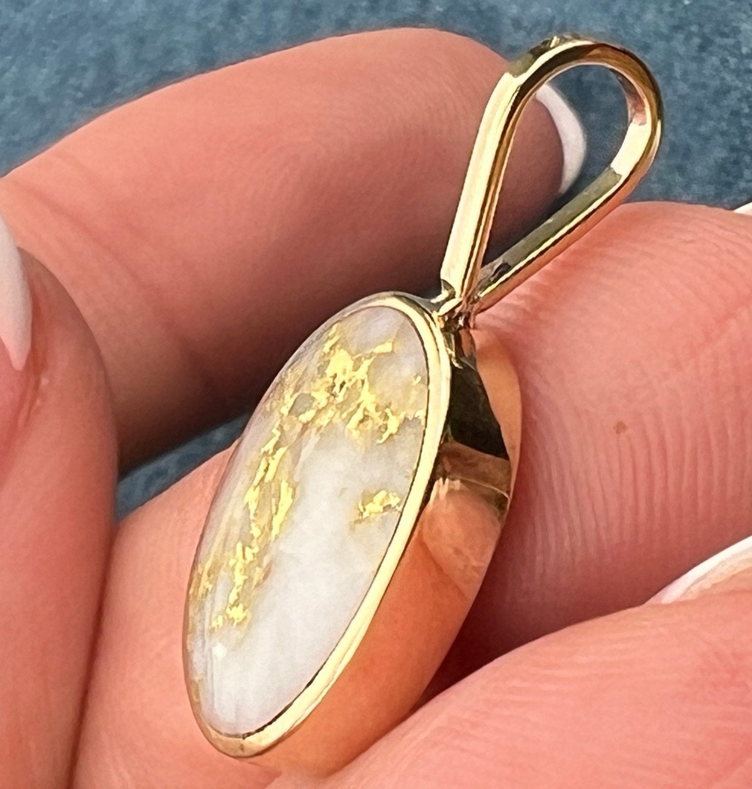 14k Yellow Gold ALASKAN Gold in Quartz Oval Disk Pendant. L