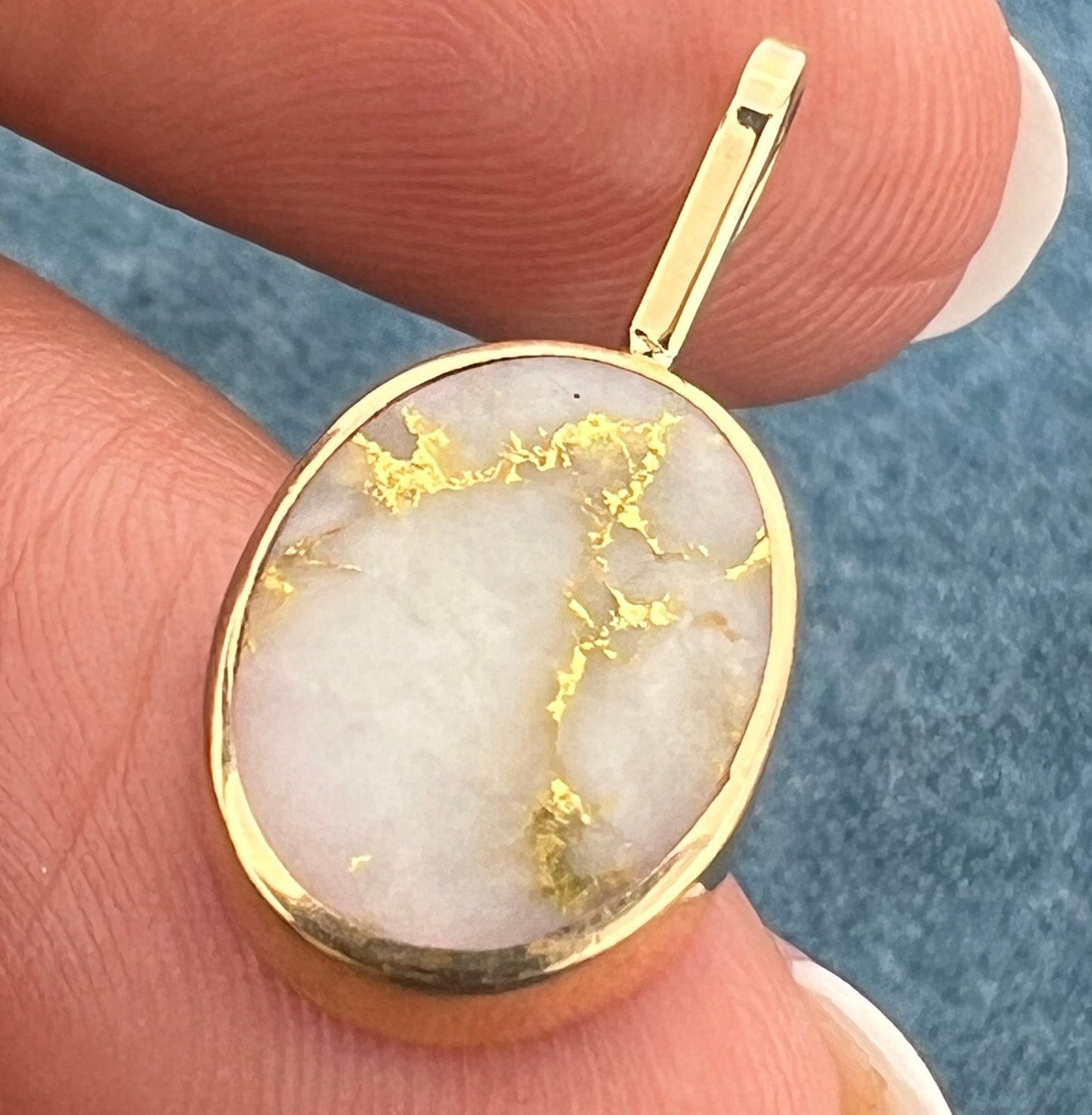 14k Yellow Gold ALASKAN Gold in Quartz Oval Disk Pendant. R