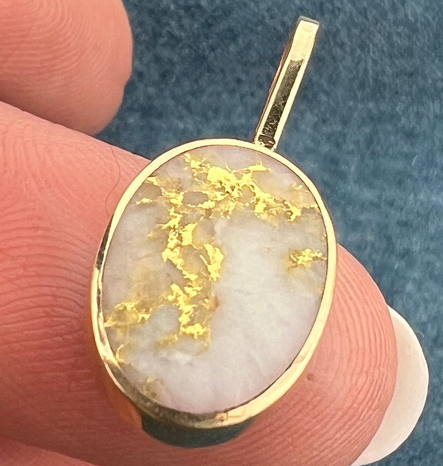 14k Yellow Gold ALASKAN Gold in Quartz Oval Disk Pendant. L