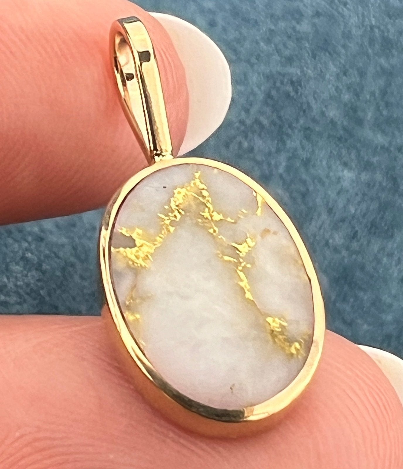 14k Yellow Gold ALASKAN Gold in Quartz Oval Disk Pendant. R