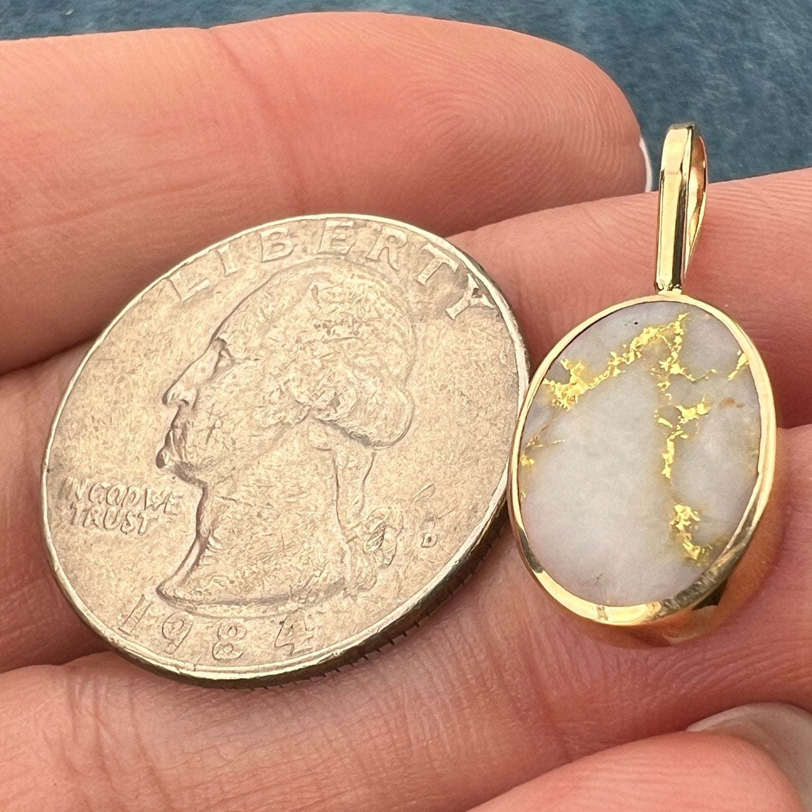 14k Yellow Gold ALASKAN Gold in Quartz Oval Disk Pendant. R