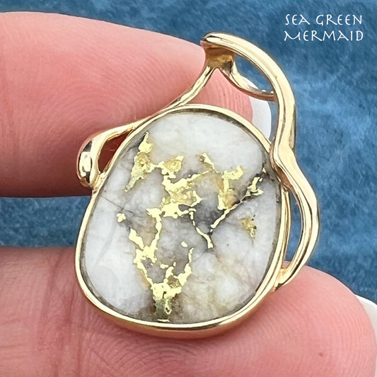 14k Yellow Gold ALASKAN Gold-in-Quartz Pendant. 1.1" Large