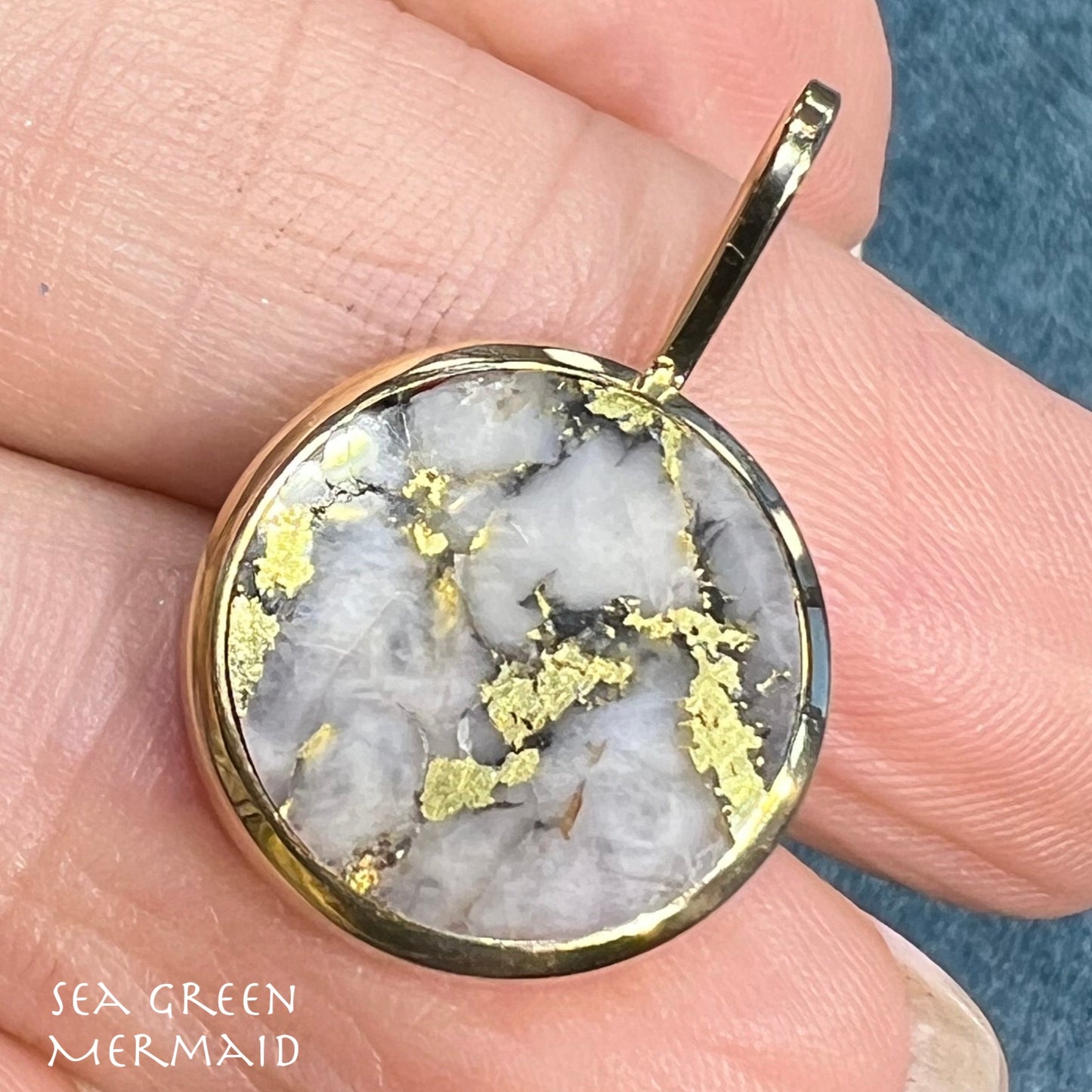 14k Yellow Gold ALASKAN Gold in Quartz Round Disk Pendant. T