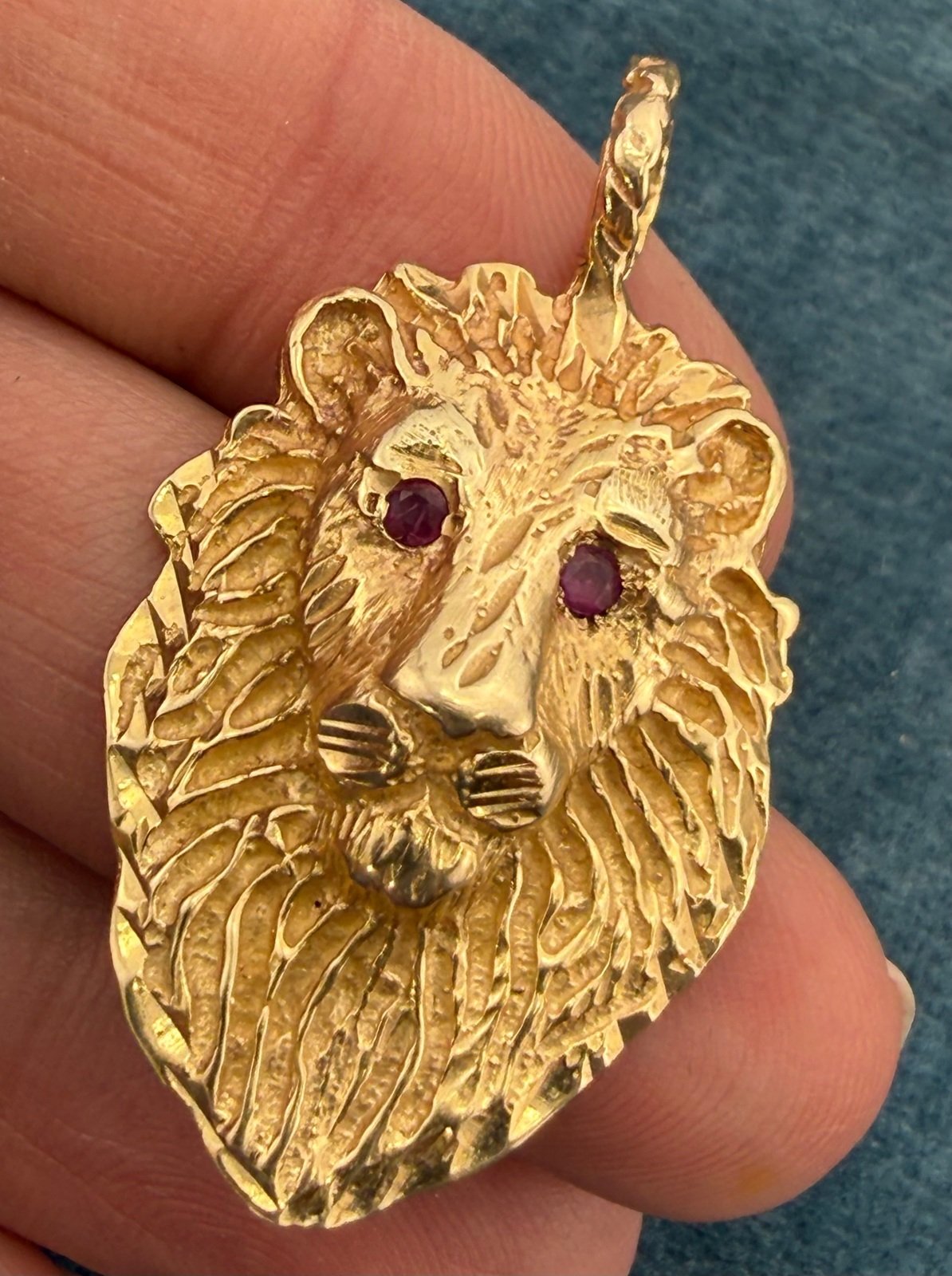 14k Yellow Gold Antique LION Aslan Pendant w Ruby Eyes. 1.5" *Video*