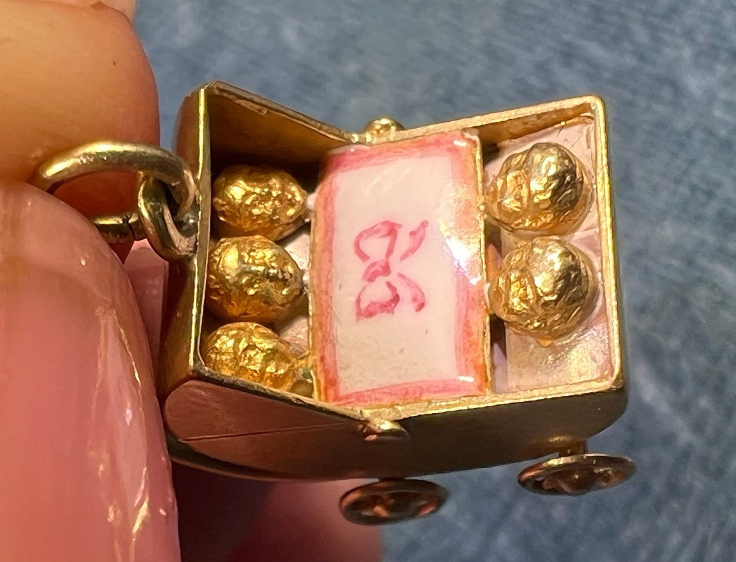 14k Yellow Gold Baby Buggy Pram Carriage w Quintuplets. Rare Pendant Charm