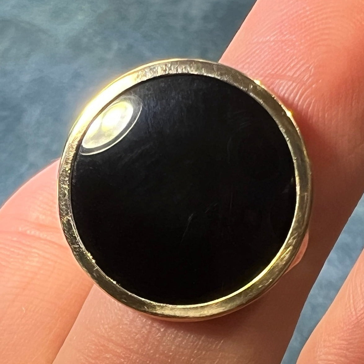 14k Yellow Gold Black Onyx Circle Full Moon Pendant. 3/4"