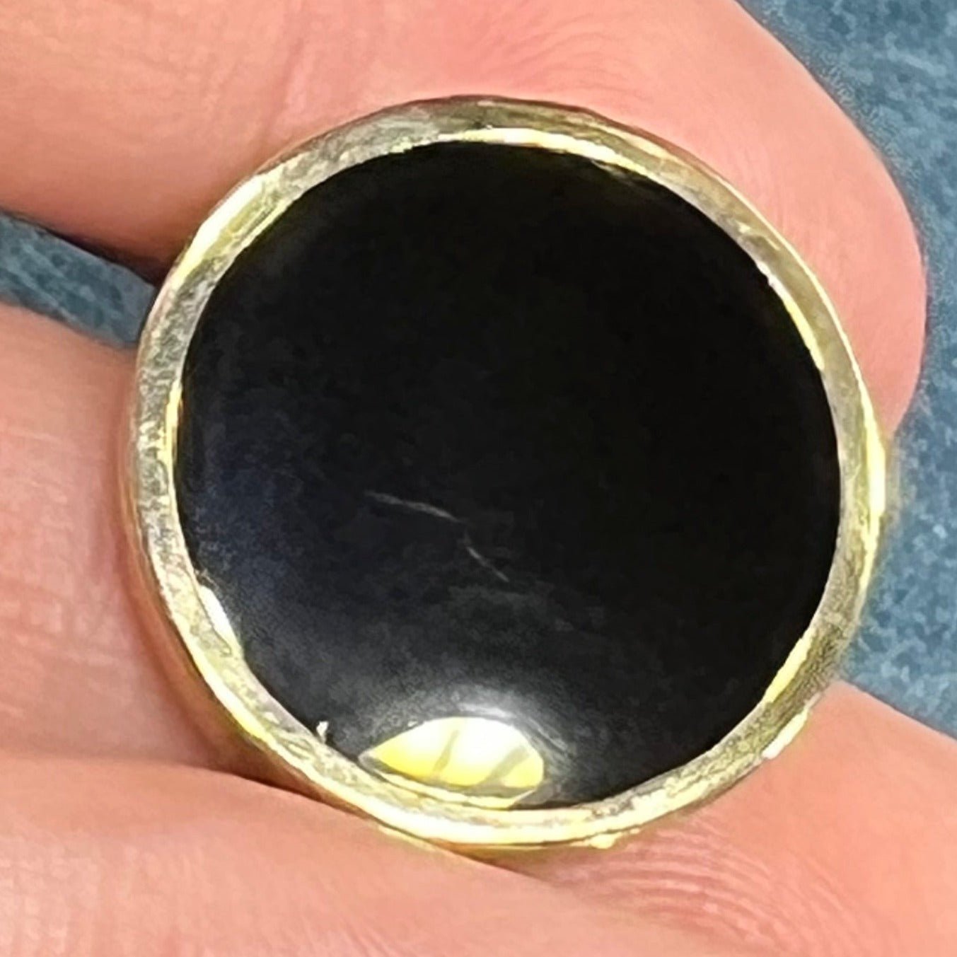 14k Yellow Gold Black Onyx Circle Full Moon Pendant. 3/4"