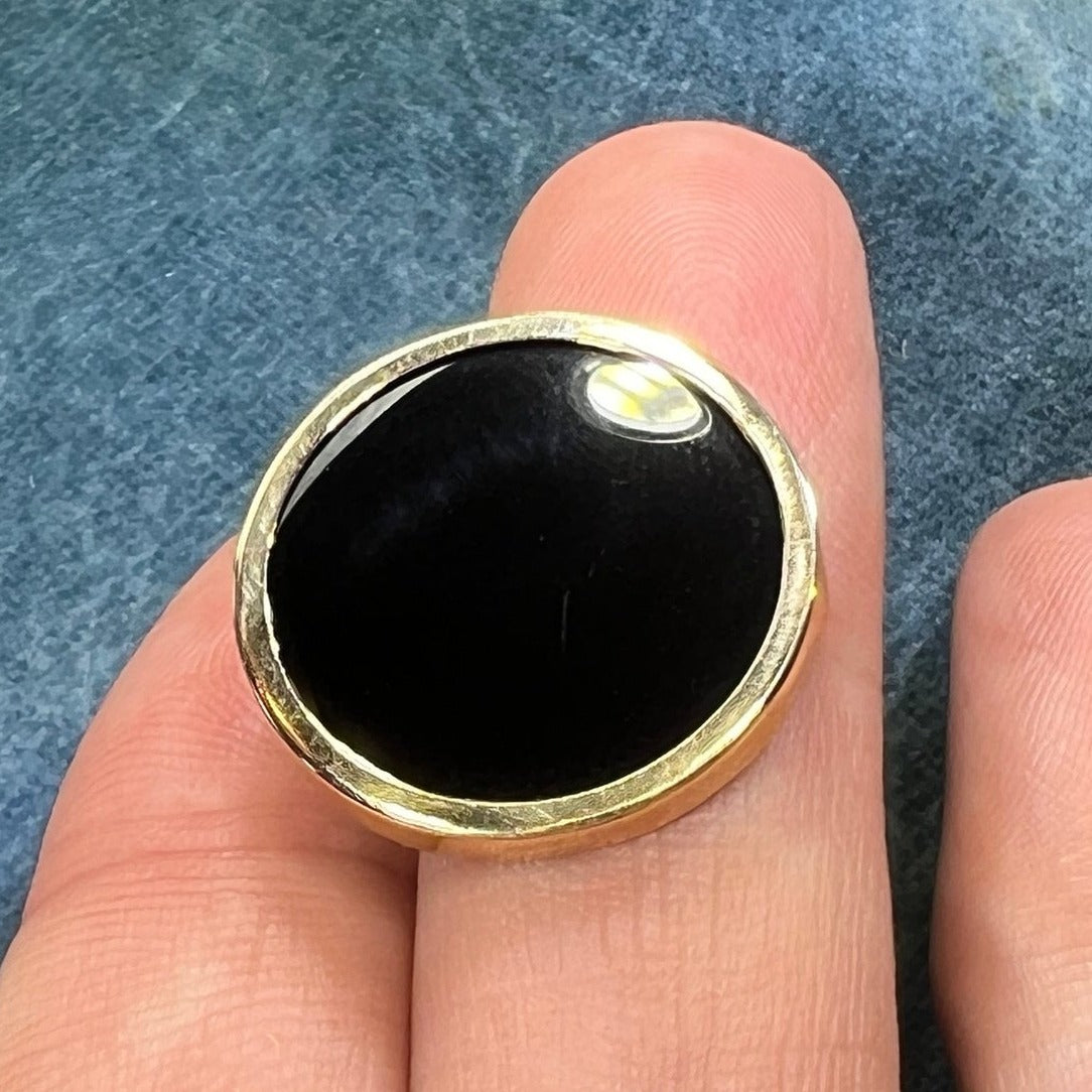 14k Yellow Gold Black Onyx Circle Full Moon Pendant. 3/4"