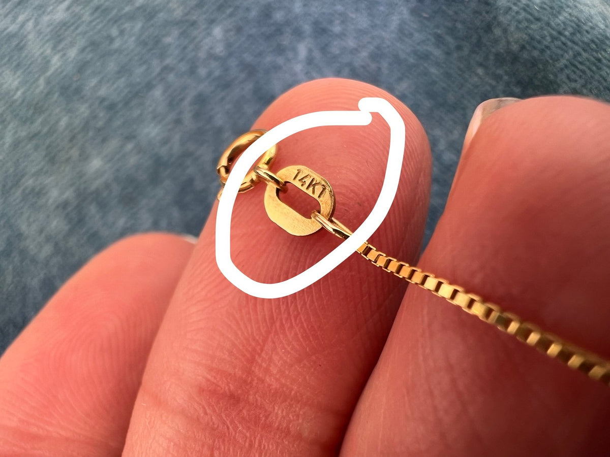 14k Yellow Gold Box Chain. 1.7g + 18" - K
