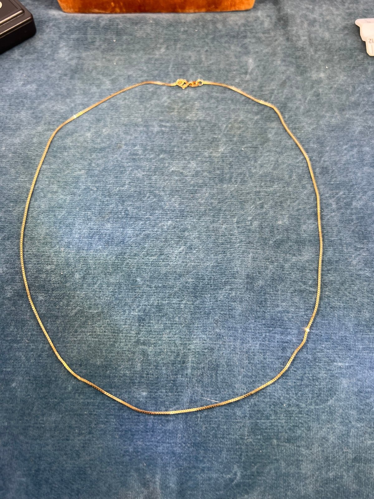 14k Yellow Gold Box Chain. 1.7g + 18" - K