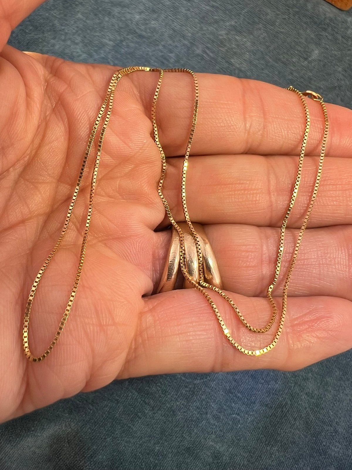 14k Yellow Gold Box Chain. 1.7g + 18" - K