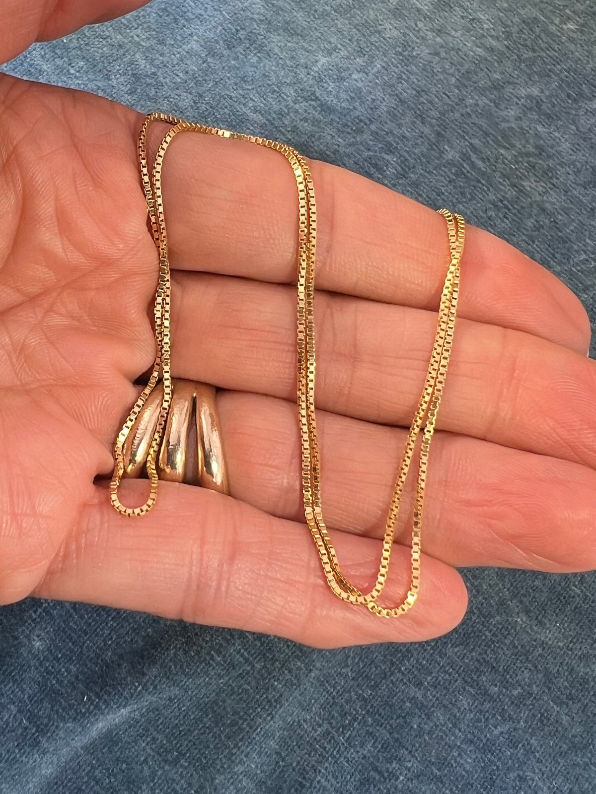 14k Yellow Gold Box Chain. 1mm + 3g + 17.5" Italy - D
