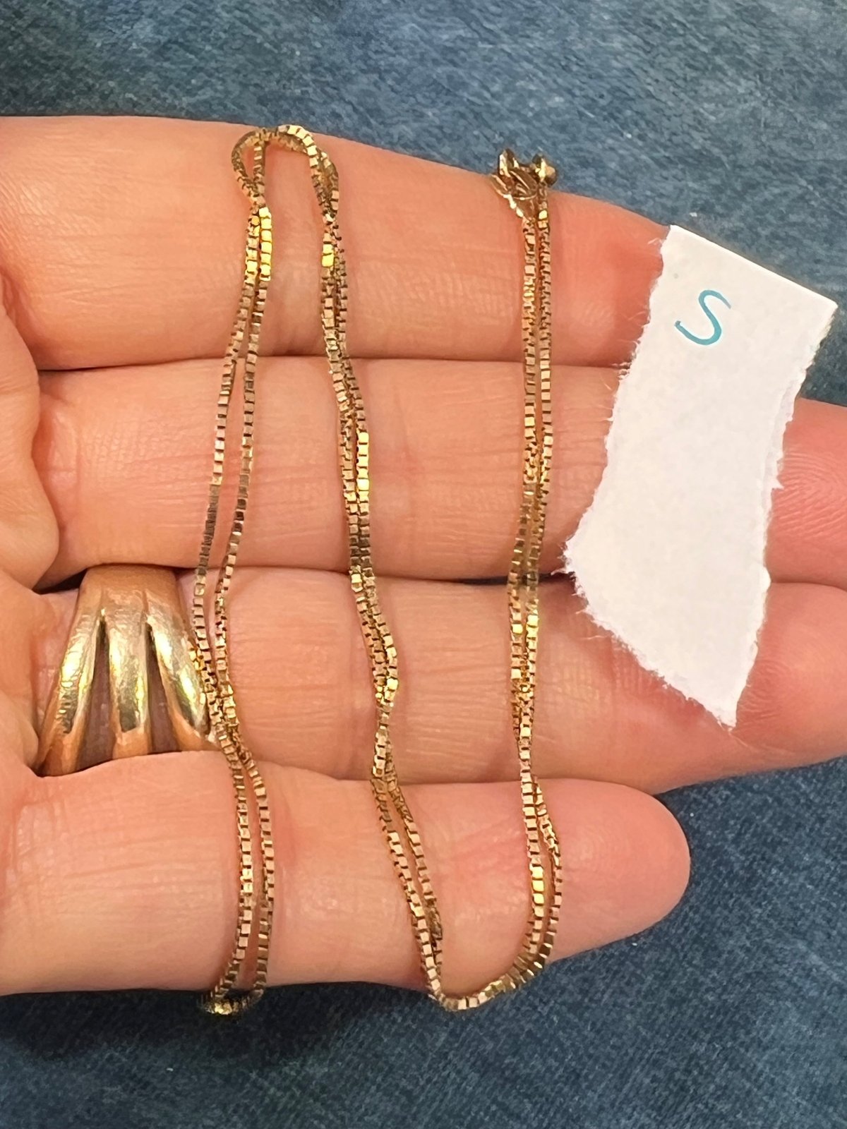 14k Yellow Gold Box Chain. 2.1g + 18" - S