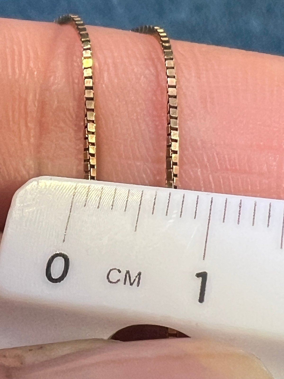 14k Yellow Gold Box Chain. 2.1g + 18" - S