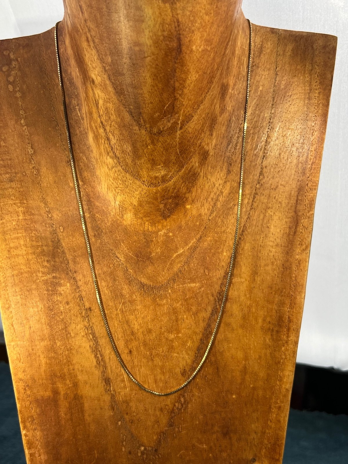 14k Yellow Gold Box Chain. 2.1g + 18" - S