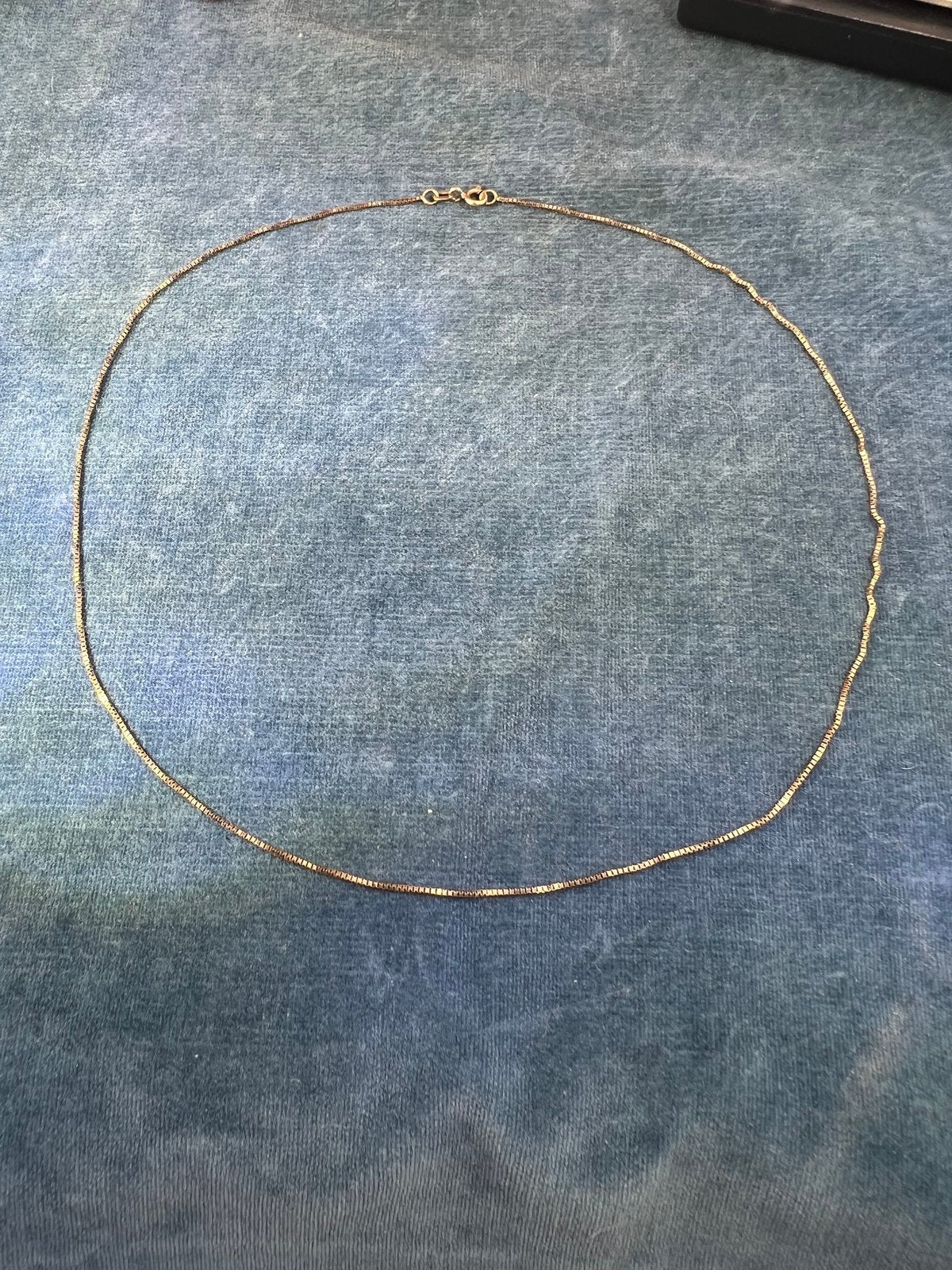 14k Yellow Gold Box Chain. 2.1g + 18" - S