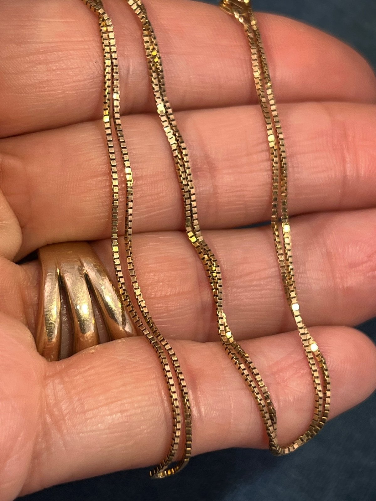 14k Yellow Gold Box Chain. 2.1g + 18" - S
