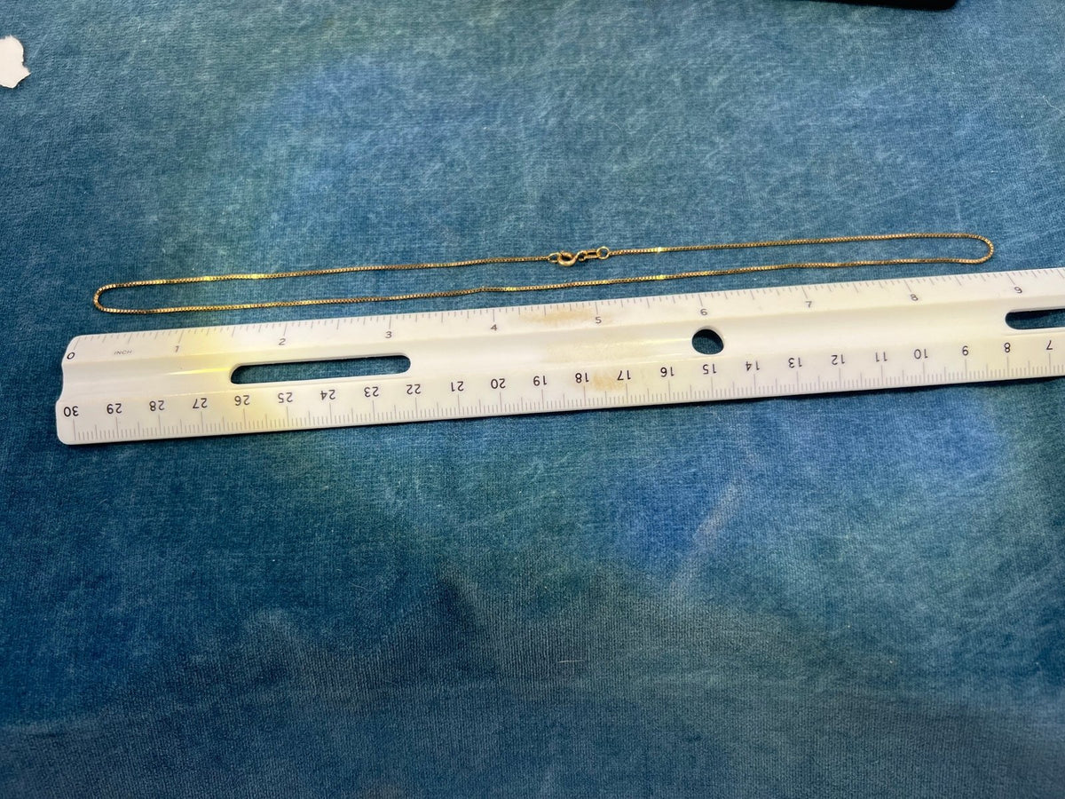14k Yellow Gold Box Chain. 2.1g + 18" - S