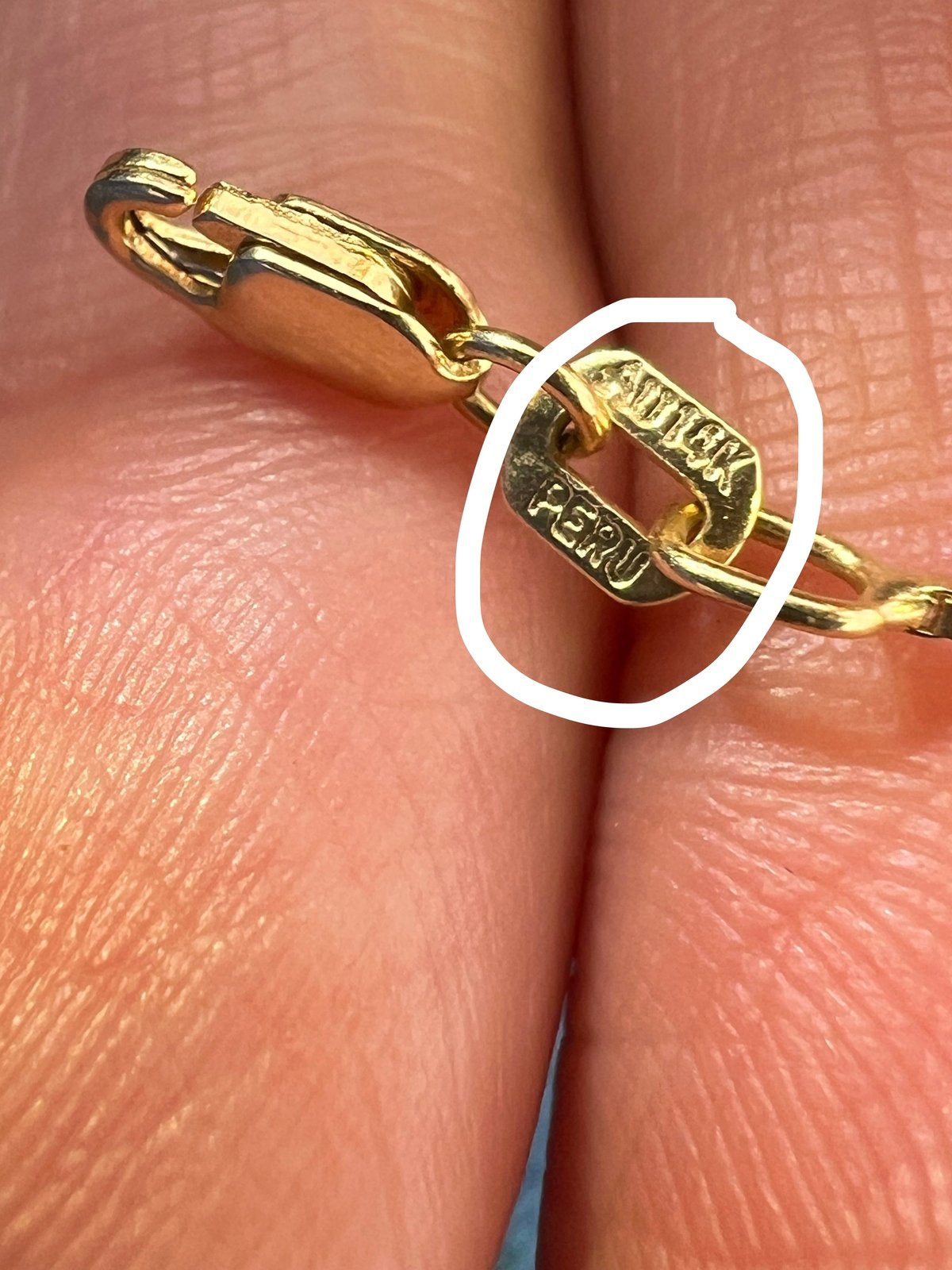 14k Yellow Gold Box Chain. 2.5g + 17.5" - J