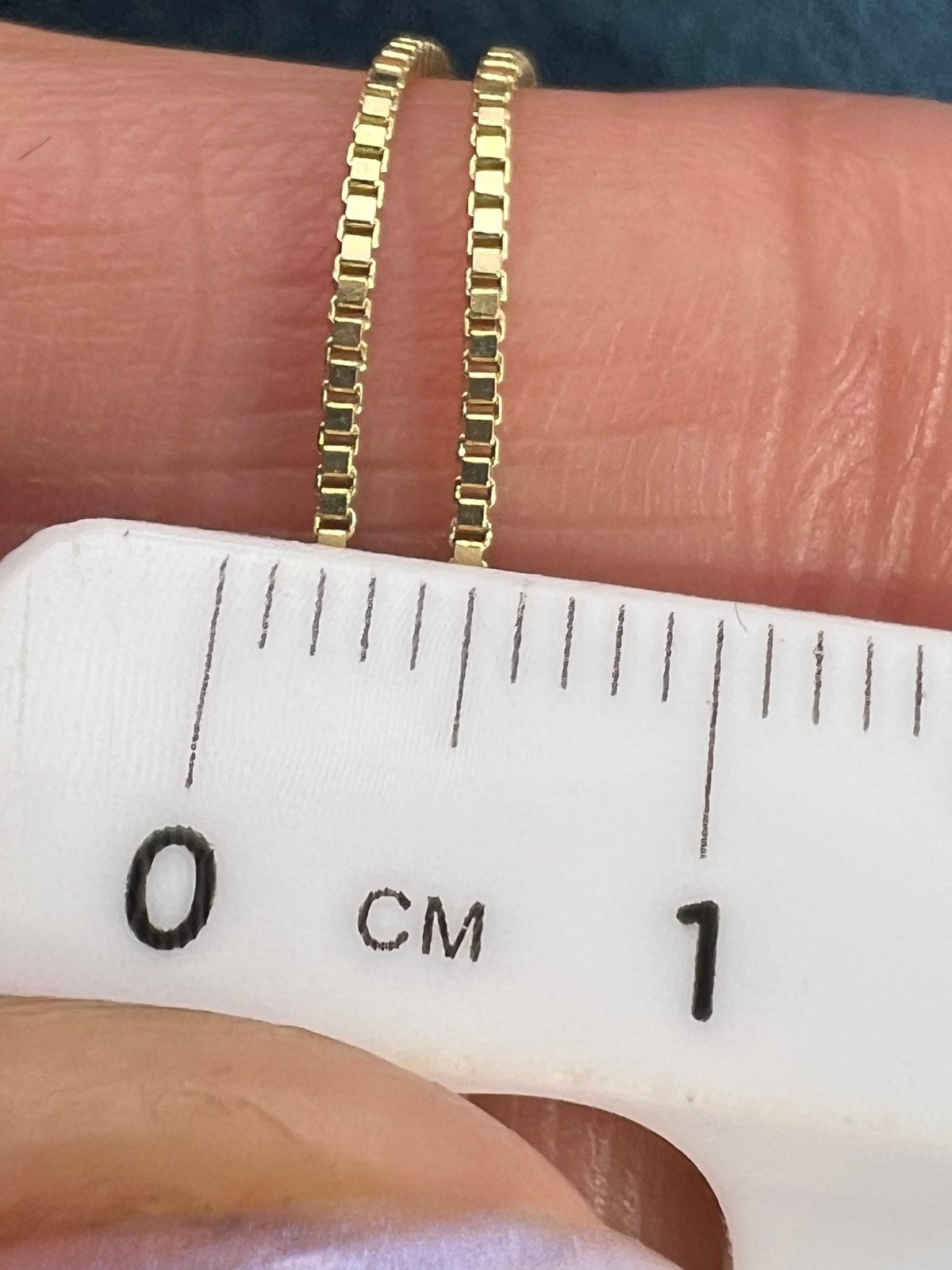 14k Yellow Gold Box Chain. 2.5g + 17.5" - J