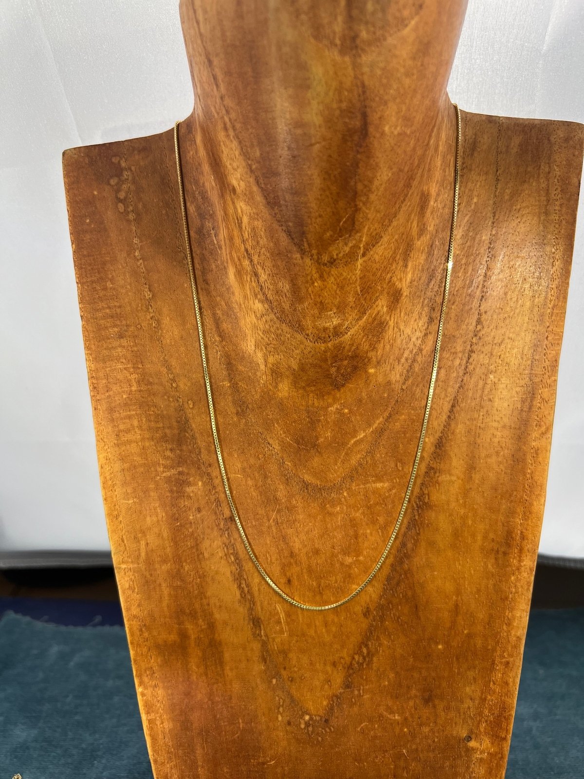 14k Yellow Gold Box Chain. 2.5g + 17.5" - J
