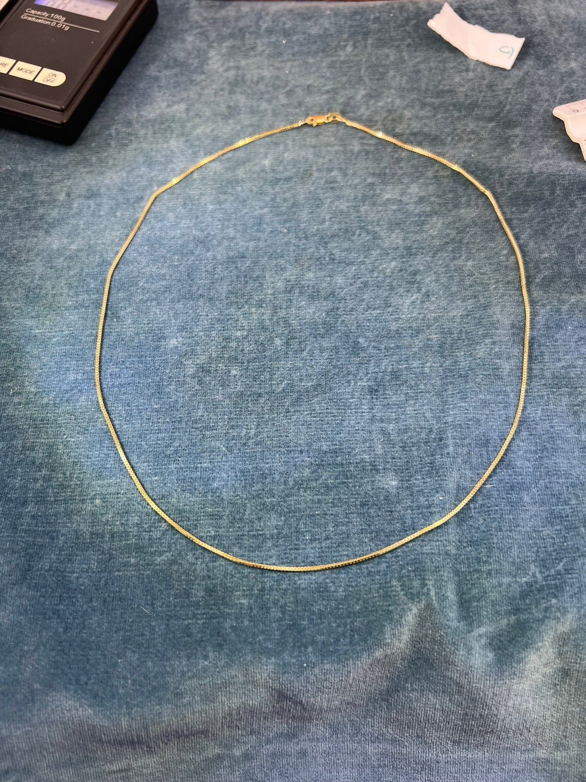 14k Yellow Gold Box Chain. 2.5g + 17.5" - J