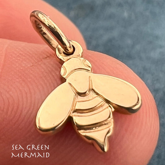 14k Yellow Gold Bumble Bee Pendant. Tiny!