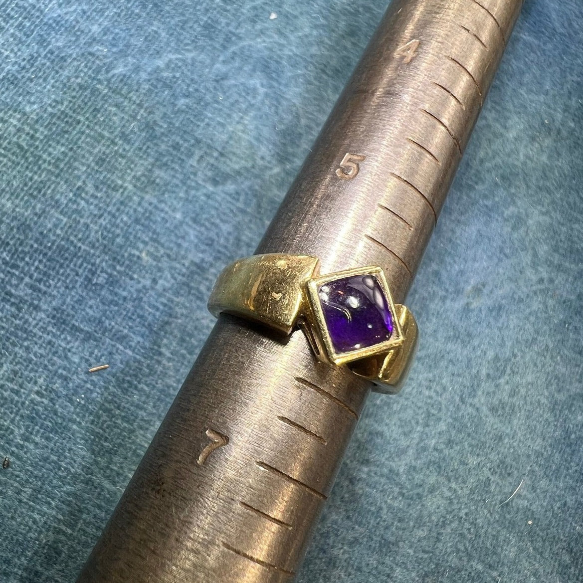 14k Yellow Gold Cabochon Amethyst Ring. Bezel-Set