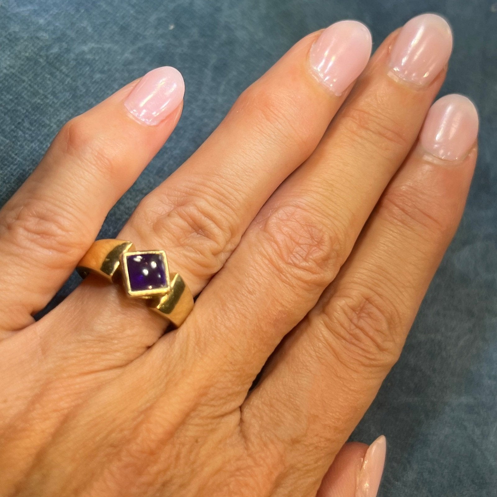 14k Yellow Gold Cabochon Amethyst Ring. Bezel-Set