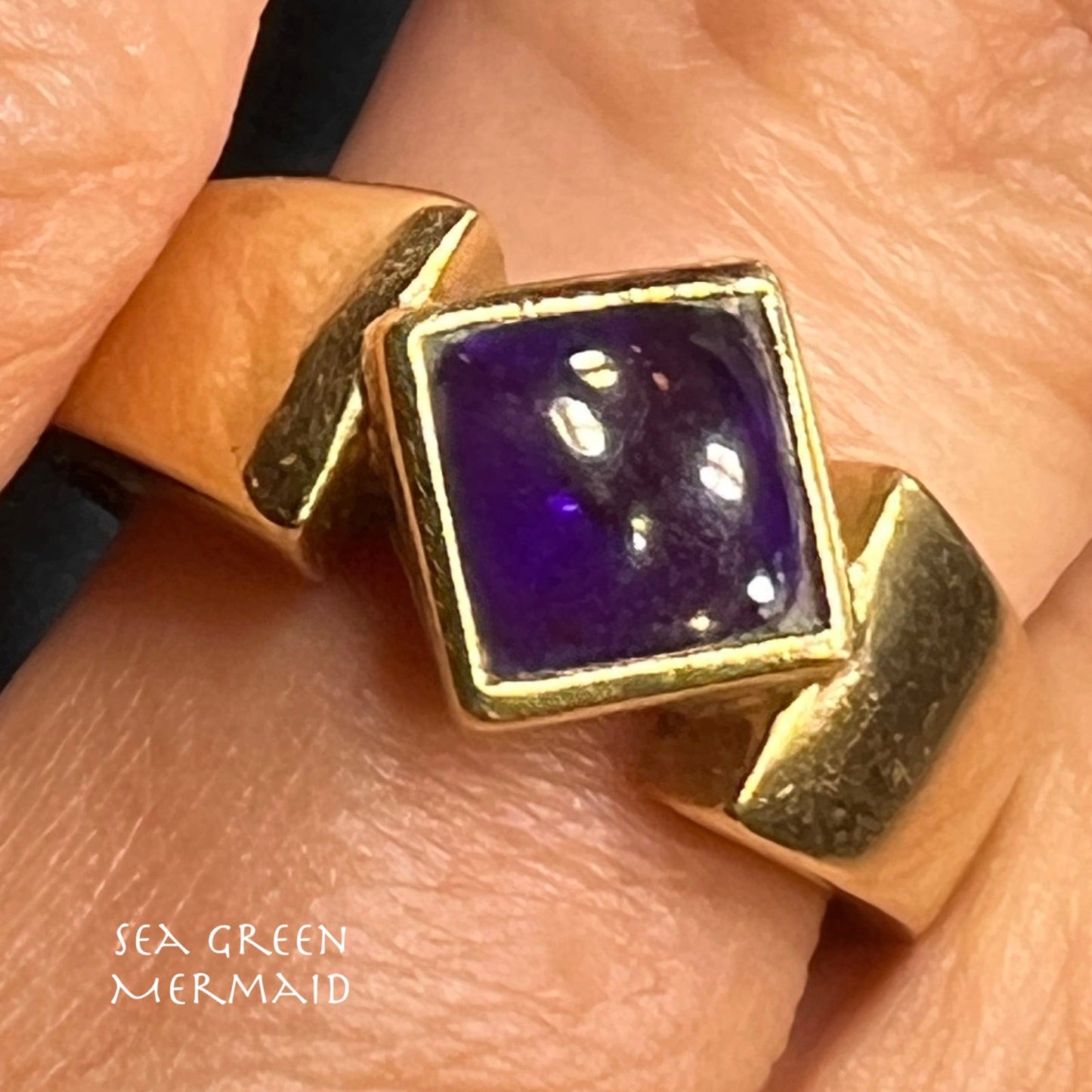 14k Yellow Gold Cabochon Amethyst Ring. Bezel-Set