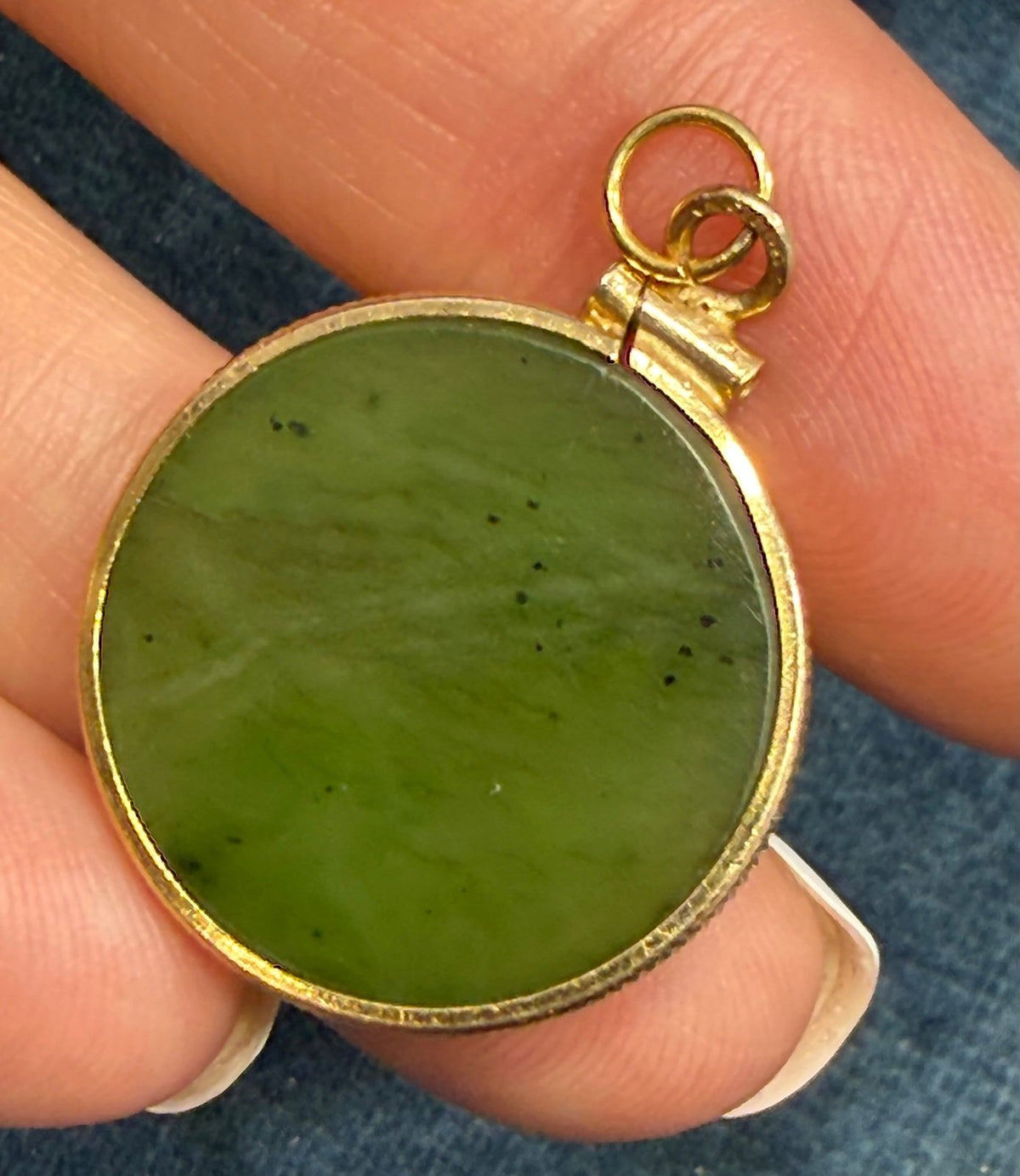 14k Yellow Gold Carved Jade LION Disk Pendant. Astrology LEO Symbol