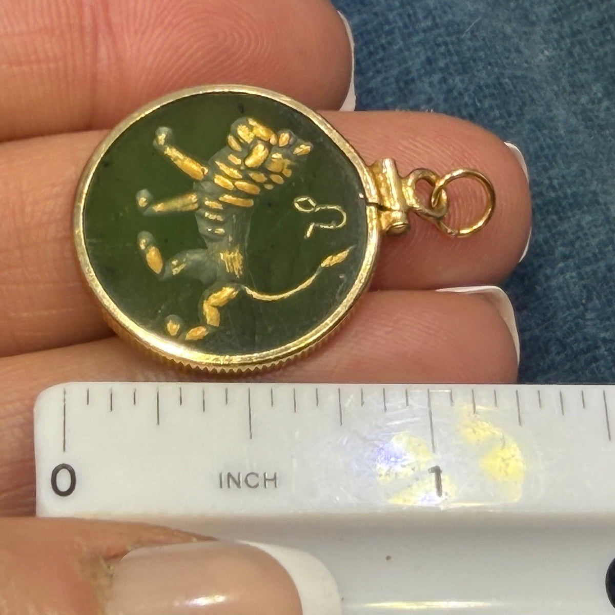 14k Yellow Gold Carved Jade LION Disk Pendant. Astrology LEO Symbol
