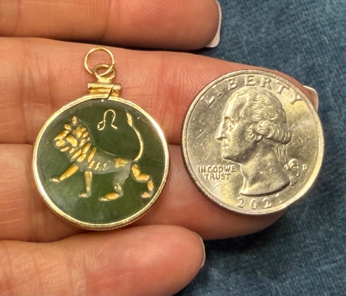 14k Yellow Gold Carved Jade LION Disk Pendant. Astrology LEO Symbol