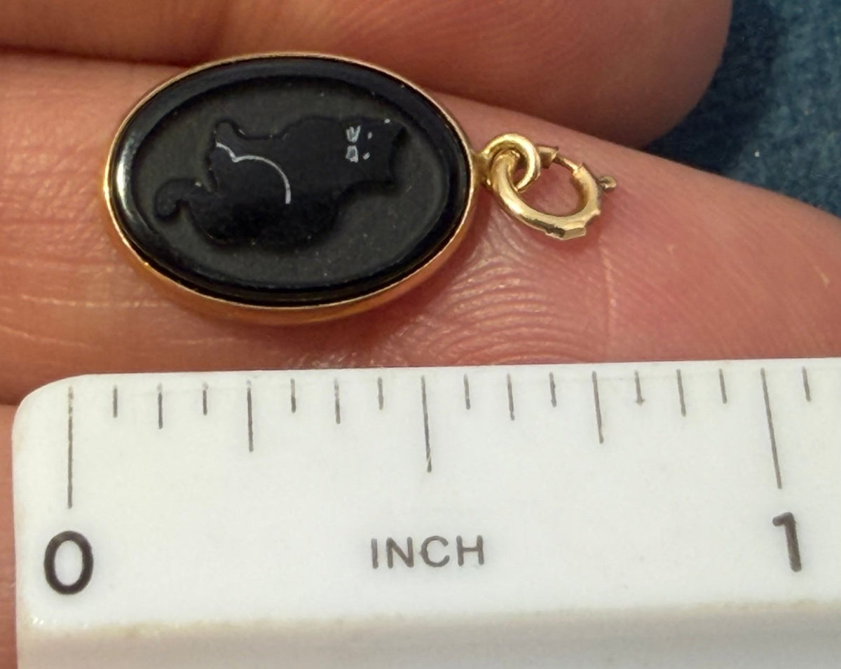 14k Yellow Gold Carved Onyx Cameo Black Cat Pendant. Mourning