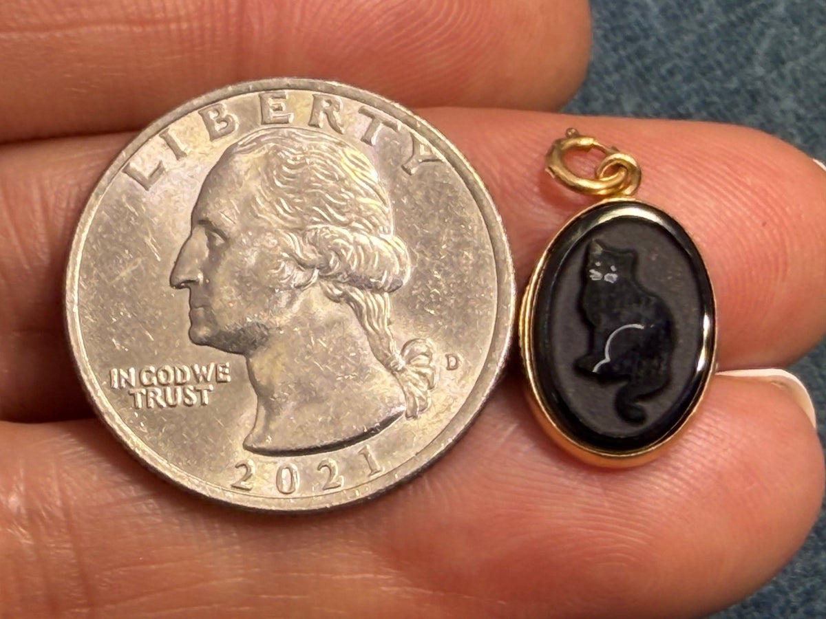 14k Yellow Gold Carved Onyx Cameo Black Cat Pendant. Mourning