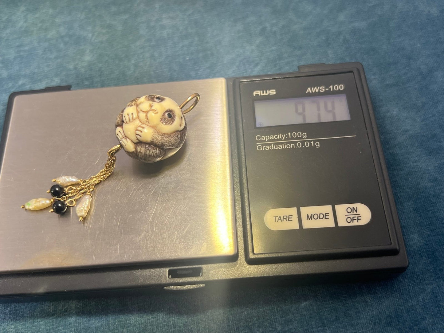 14k Yellow Gold Carved Panda Bear Netsuke Pendant. Japan Antique