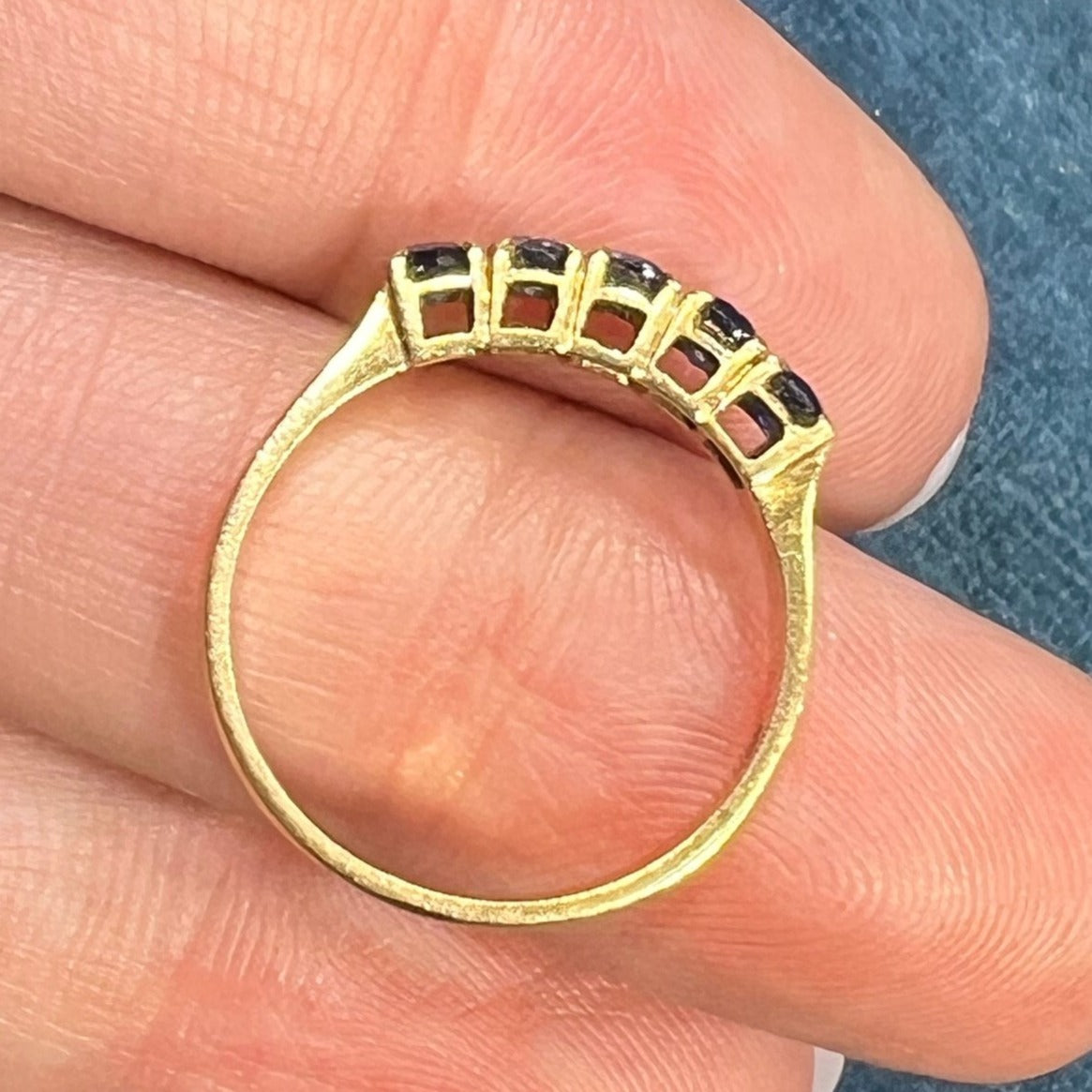 14k Yellow Gold Ceylon Blue Sapphires Ring Band