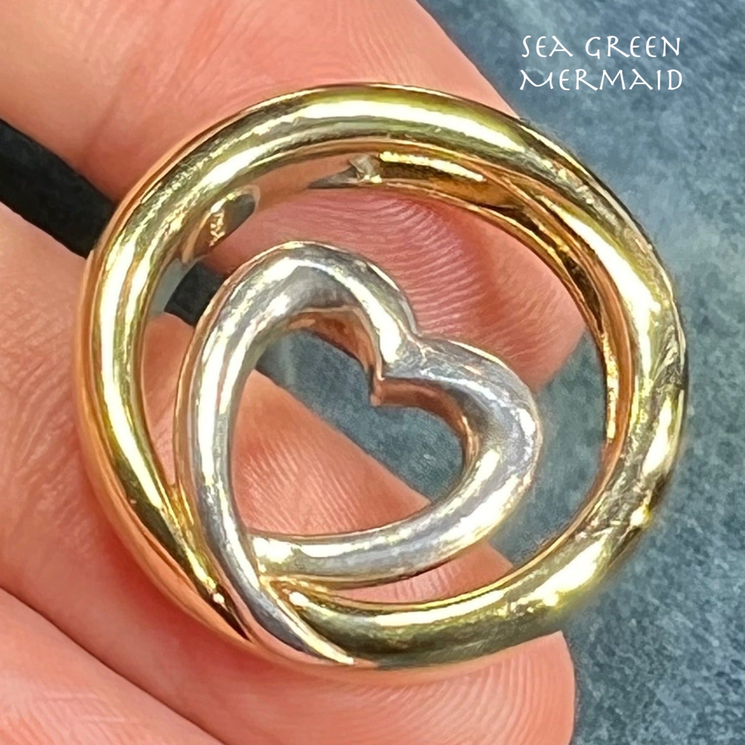 14k Yellow Gold Circle Slide Pendant w Silver Heart. 1"