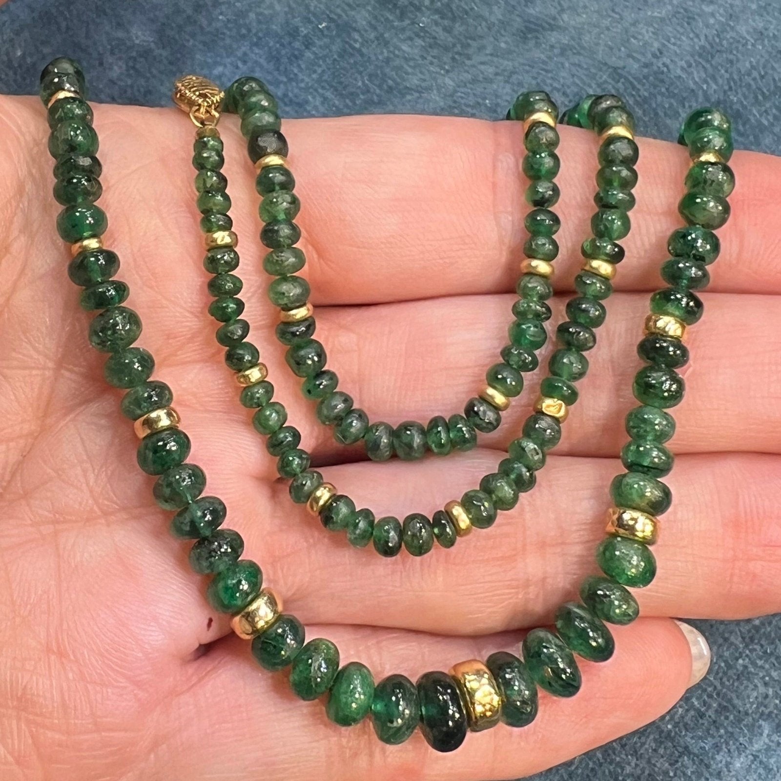 14k Yellow Gold Columbian EMERALD Cabochon Bead Necklace. 18"