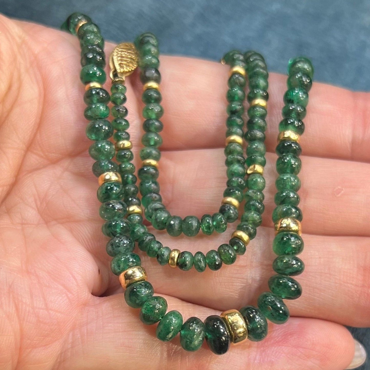 14k Yellow Gold Columbian EMERALD Cabochon Bead Necklace. 18"