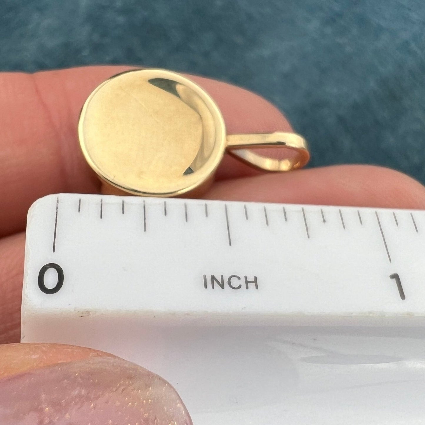 14k Yellow Gold Concave Disk Circle Pendant. Lozenge