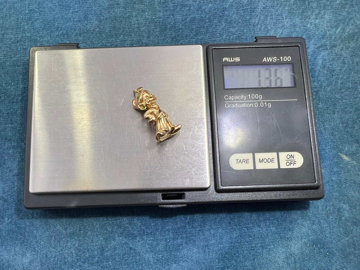 14k Yellow Gold DOPEY Pendant. Snow White + 7 Dwarves