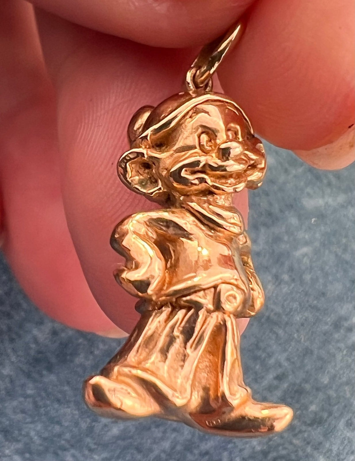 14k Yellow Gold DOPEY Pendant. Snow White + 7 Dwarves