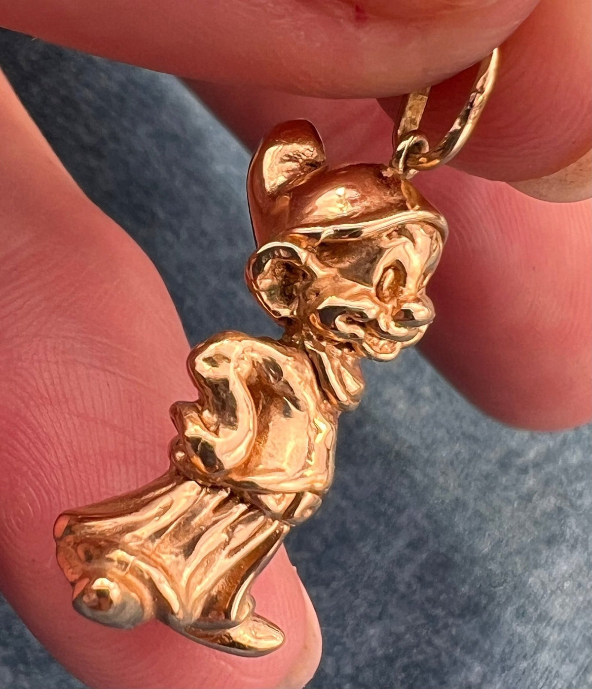 14k Yellow Gold DOPEY Pendant. Snow White + 7 Dwarves
