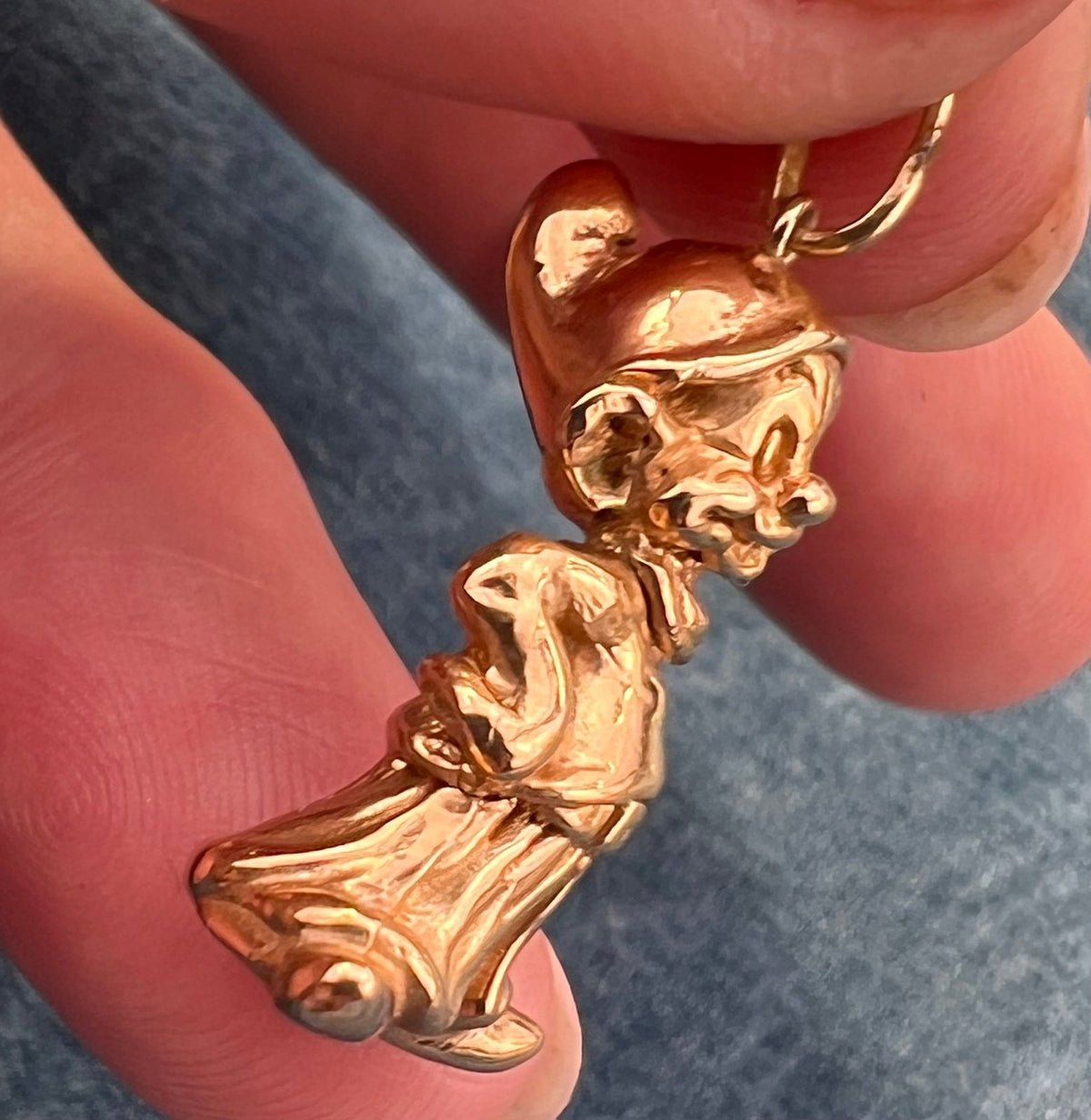 14k Yellow Gold DOPEY Pendant. Snow White + 7 Dwarves