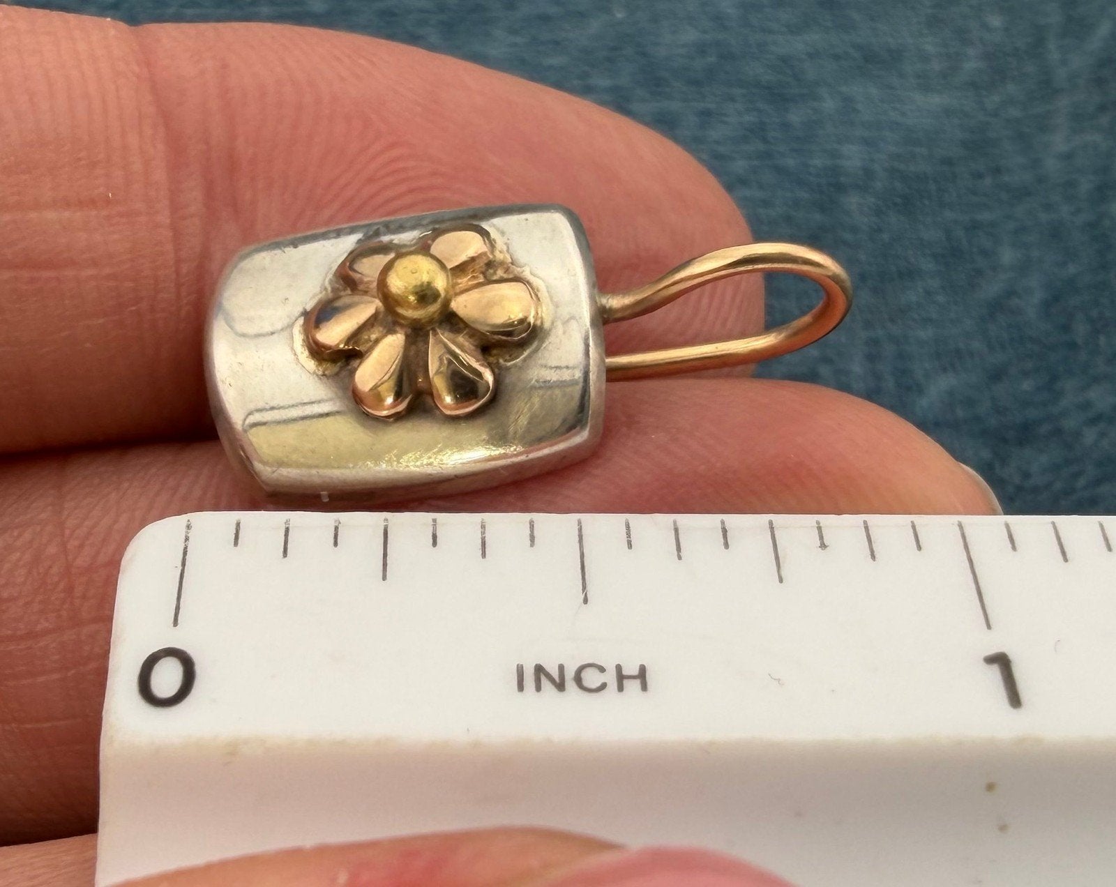 14k Yellow Gold Daisy Flowers + 14k Ear Wires on 925 Silver Earrings