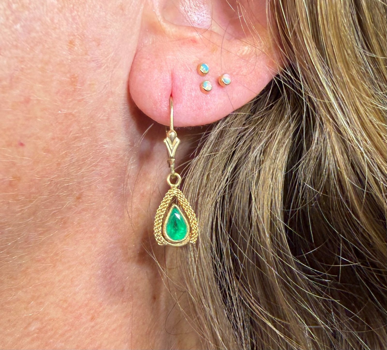 14k Yellow Gold Drop Earrings w Teardrop Emeralds. Leverbacks *Video*